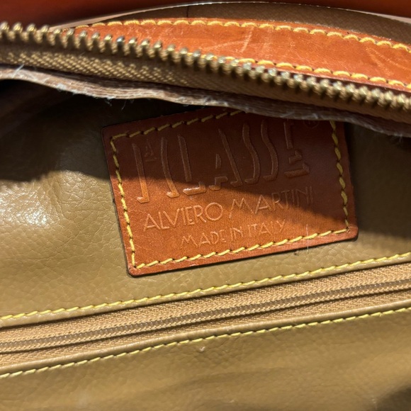 Alviero Martini Crossbody Bag - Picture 8 of 13